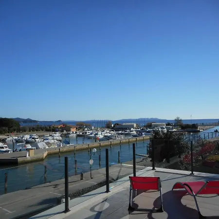 Villa Neuve 10 Couchages 83250 La Londe Les Maures 179 Quai Lamoudru Villa *