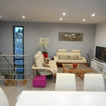 Villa Neuve 10 Couchages 83250 La Londe Les Maures 179 Quai Lamoudru
