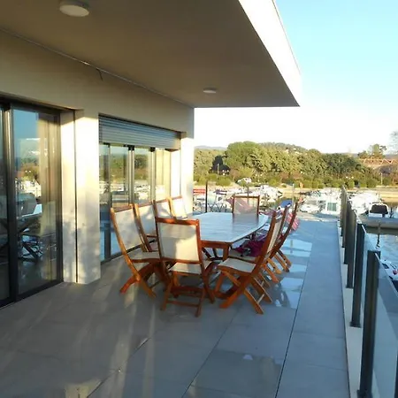 Villa Neuve 10 Couchages 83250 La Londe Les Maures 179 Quai Lamoudru Villa La Londe-les-Maures